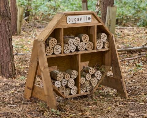 Domeček pro včely a hmyz Bugsville